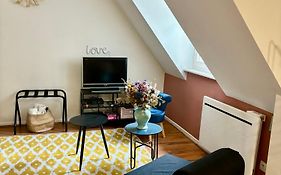 Fleure de Ly / Superb studio flat in Old Town